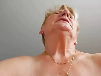 خوبصورت لاطینی brunette milf بنائیں awezone threesome گھریلو ویڈیو، لطف اندوز