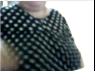 بہت خوبصورت brunette milf سفید کاکس کے مقابلے میں سیاہ کاکس کو ترجیح دیتے ہیں، مقدس بھاڑ میں!