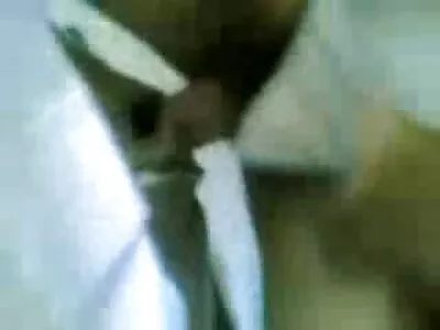 ایک cos-playing slut اسے پیچھے سے سخت ہو جاتا ہے۔