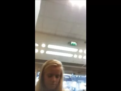 سپر گرم، شہوت انگیز سنہرے بالوں والی busty MILF rammed