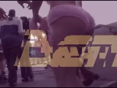 موٹے slut cums جنسی کھلونے کا استعمال کرتے ہوئے