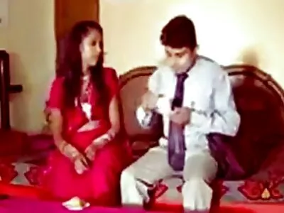 دو بہت خوبصورت سملینگک خواتین گھر میں ویب زون سیکس کو مزہ دیتی ہیں!