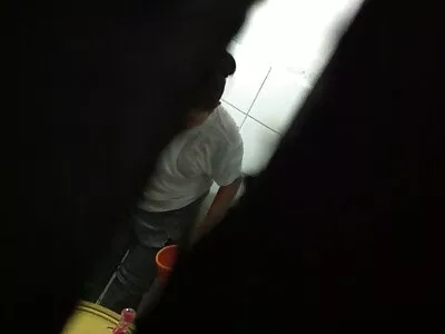 ایک dildo اس کی دوست ہے